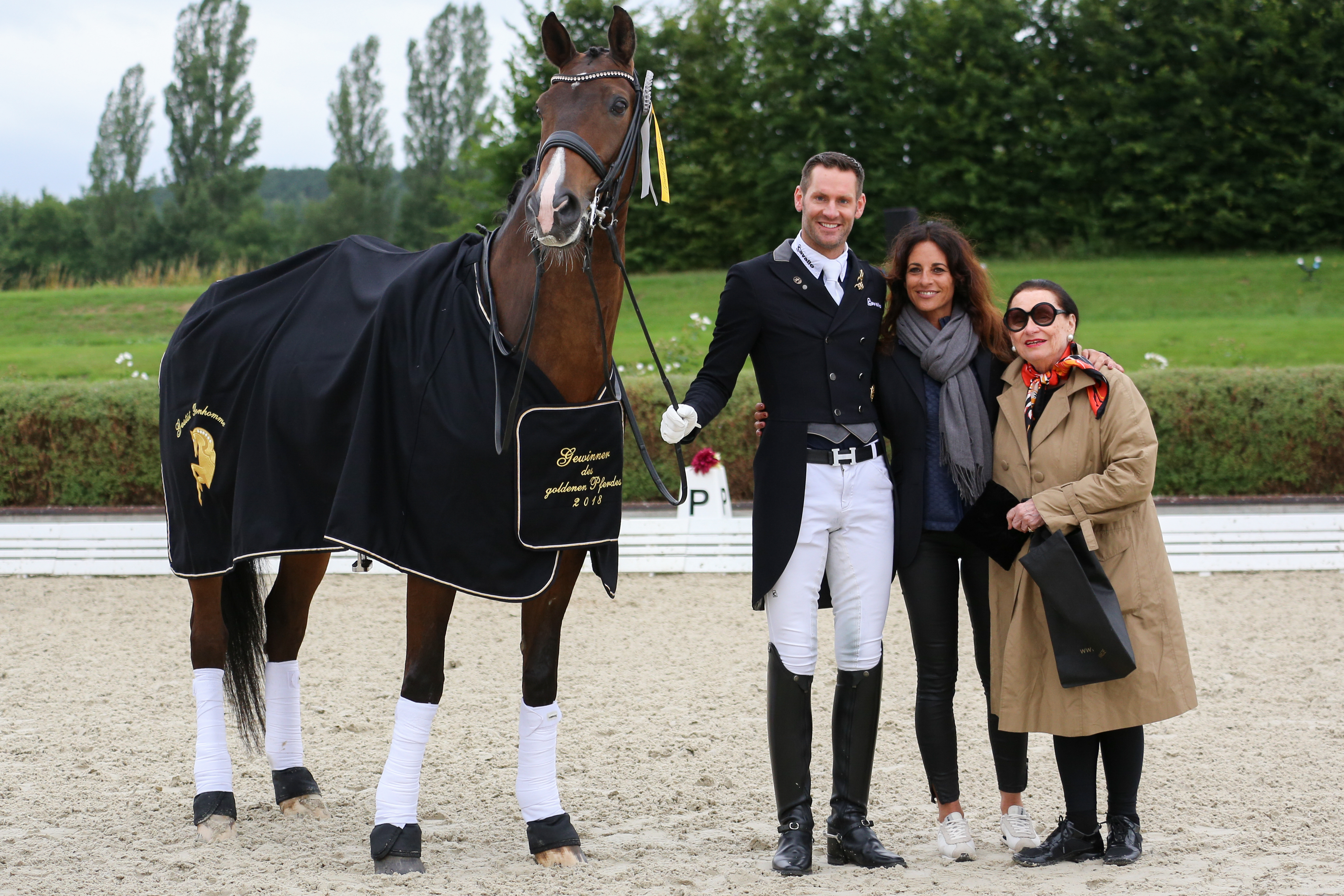 Der Ritt Um Das Goldene Pferd Para Meister Und Olympiakader Auf Gestut Bonhomme Gestut Bonhomme Gestut Bonhomme